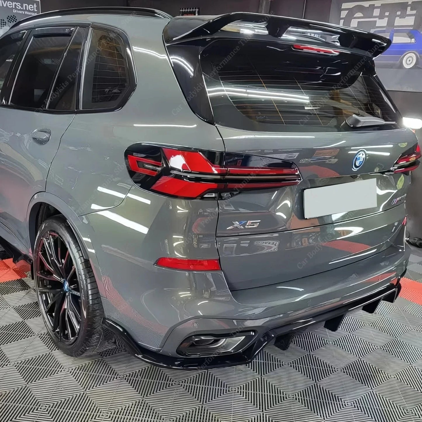 BMW X5 G05 LCI 2022+ - Black Knight Rear Diffuser in Gloss Black