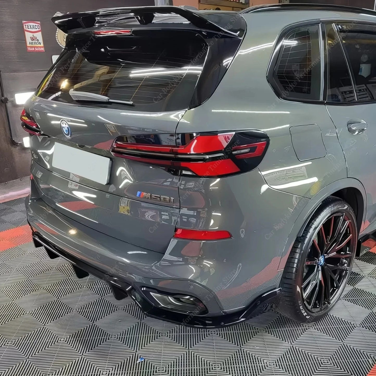 BMW X5 G05 LCI 2022+ - Black Knight Rear Diffuser in Gloss Black
