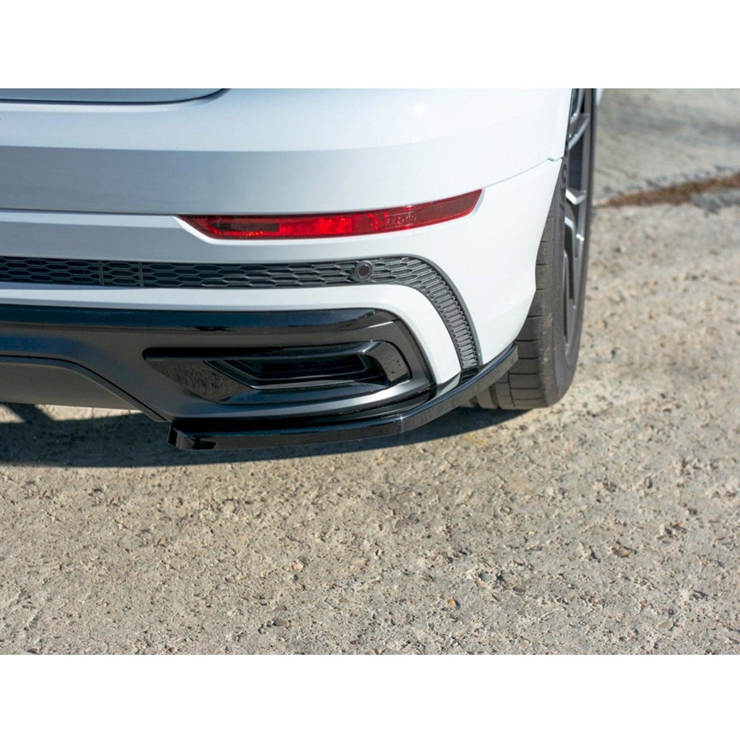 AUDI Q8 2018 ON – MAXTON REAR LOWER BUMPER SIDE SPLITTERS – GLOSS BLACK