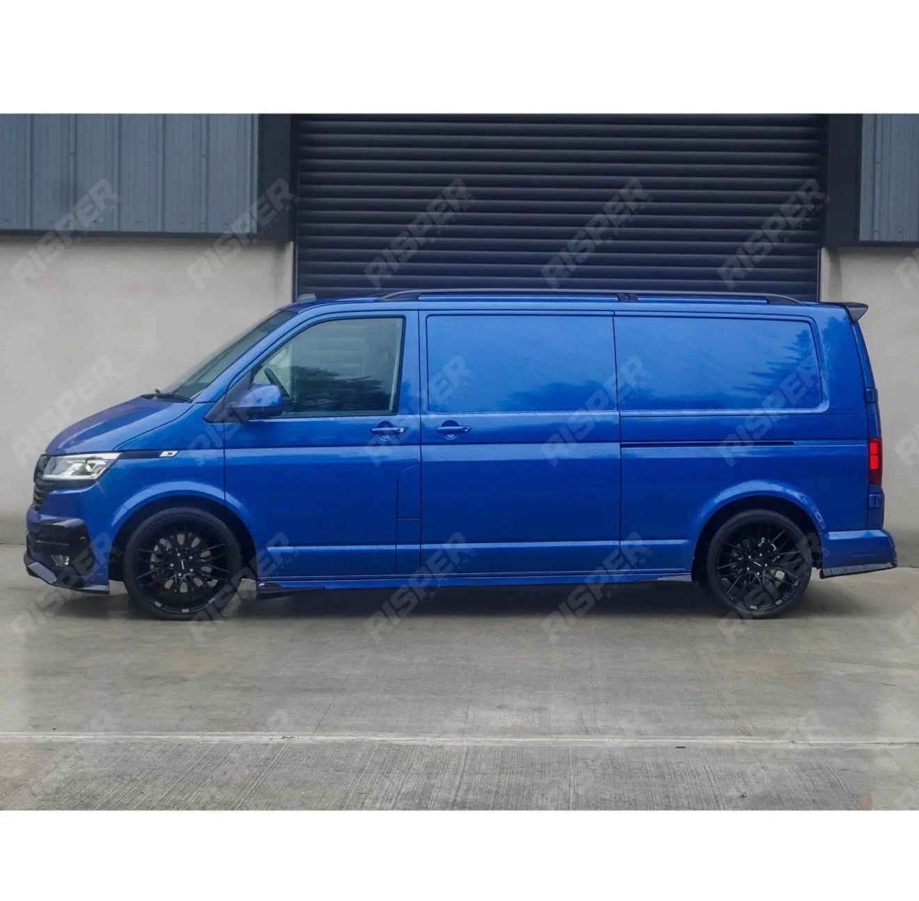 VW T5 – T6 – SHORT WHEELBASE (SWB) ALUMINIUM ROOF BARS IN BLACK