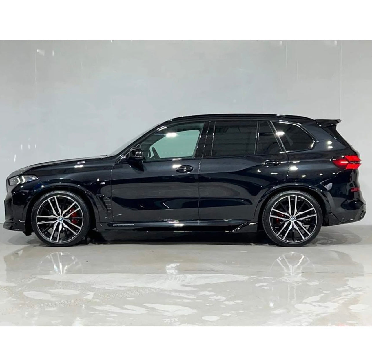 BMW X5 G05 LCI 2023+ Gloss Black Body Kit