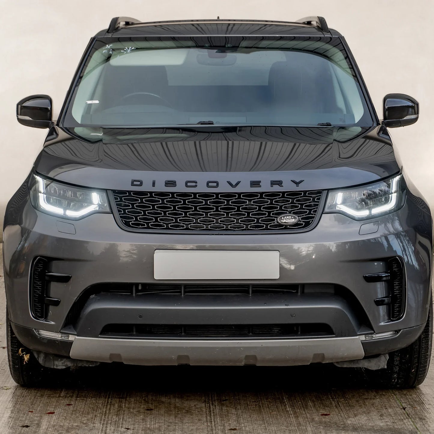 Land Rover Discovery 5 Dynamic Front Grill - Gloss Black