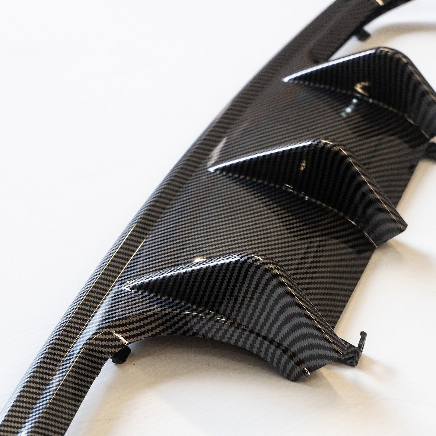 BMW M3/M4 Series F80/F82 V-Style Rear Diffuser in Carbon Look