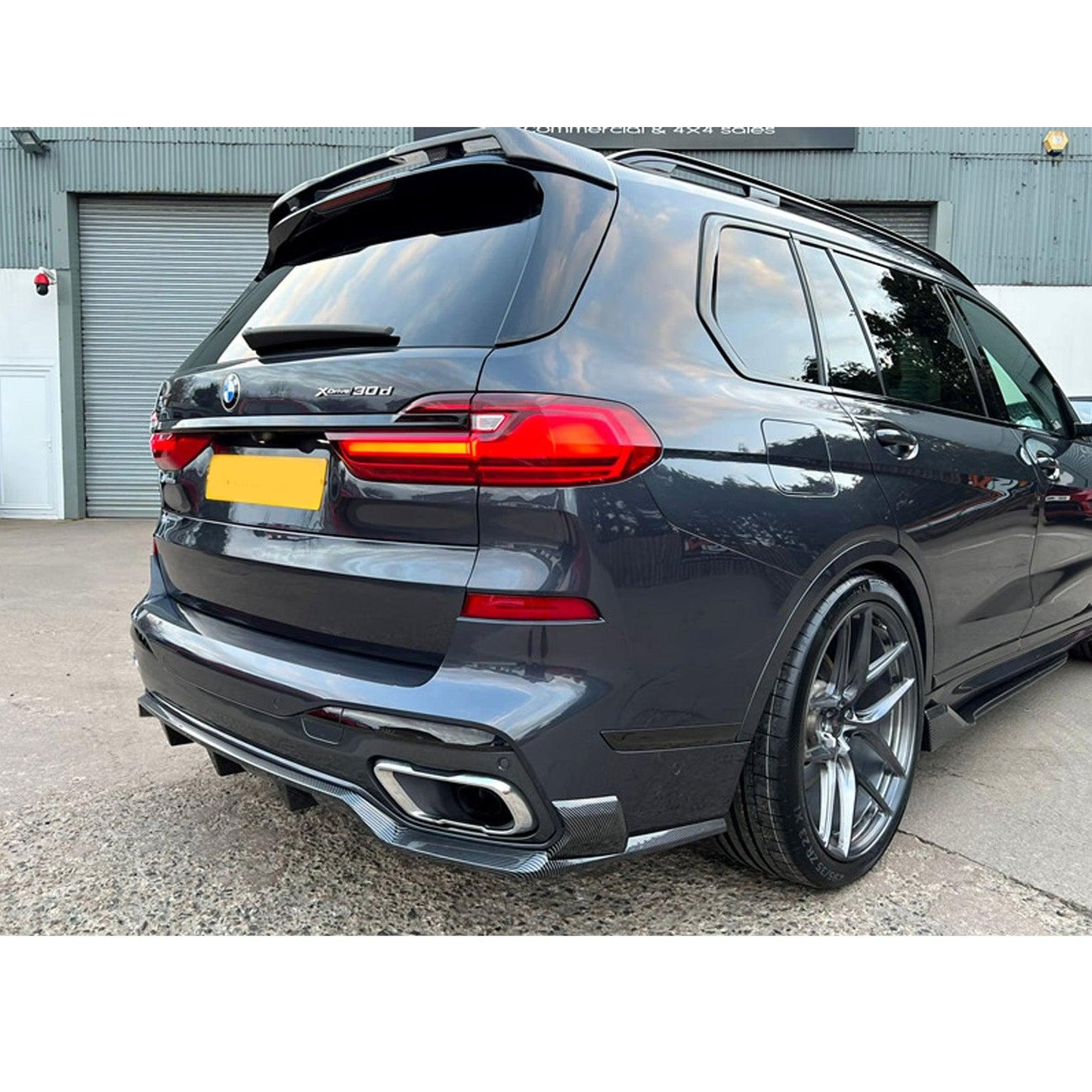 BMW X7 G07 (2018-2022 pre-LCI) Black Knight Aero Kit Carbon Look