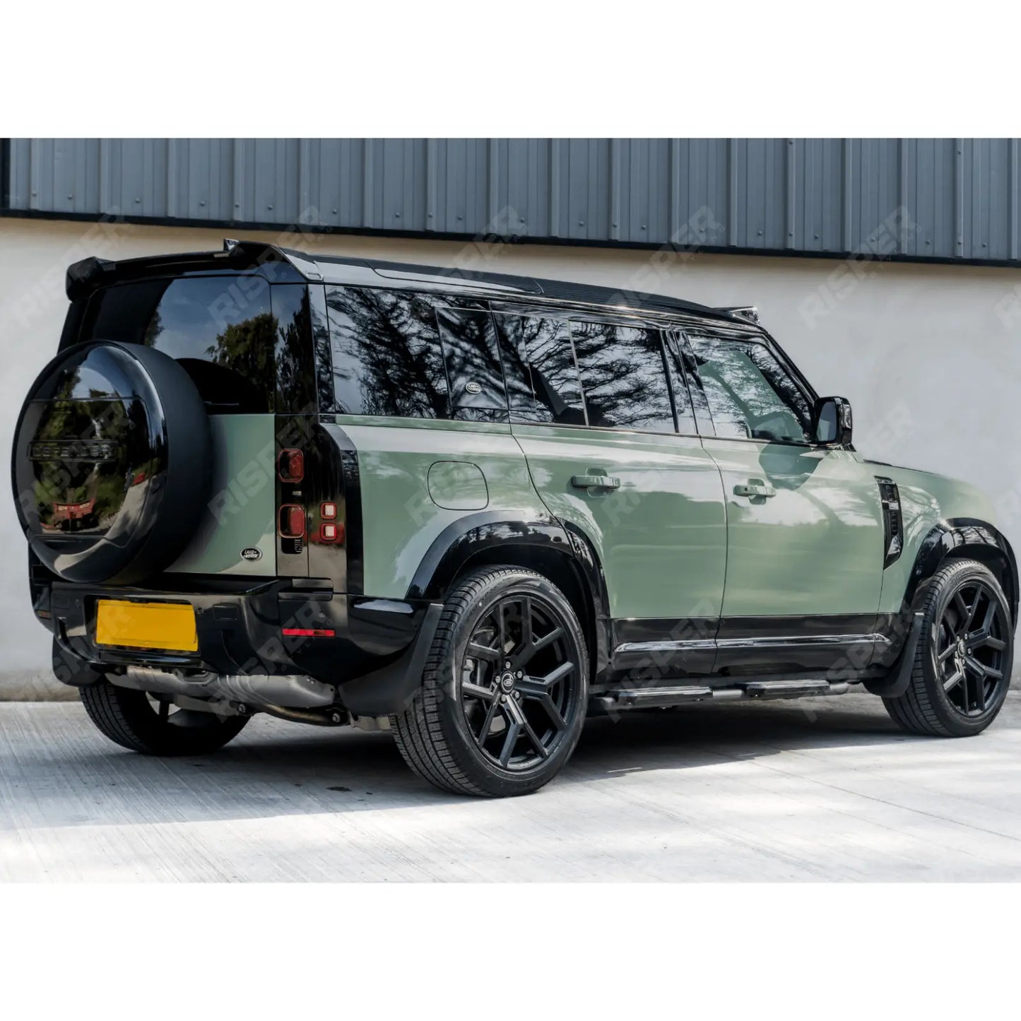 Rear Spoiler V.2 In Gloss Black For Land Rover Defender L663 90/110/130 2020+