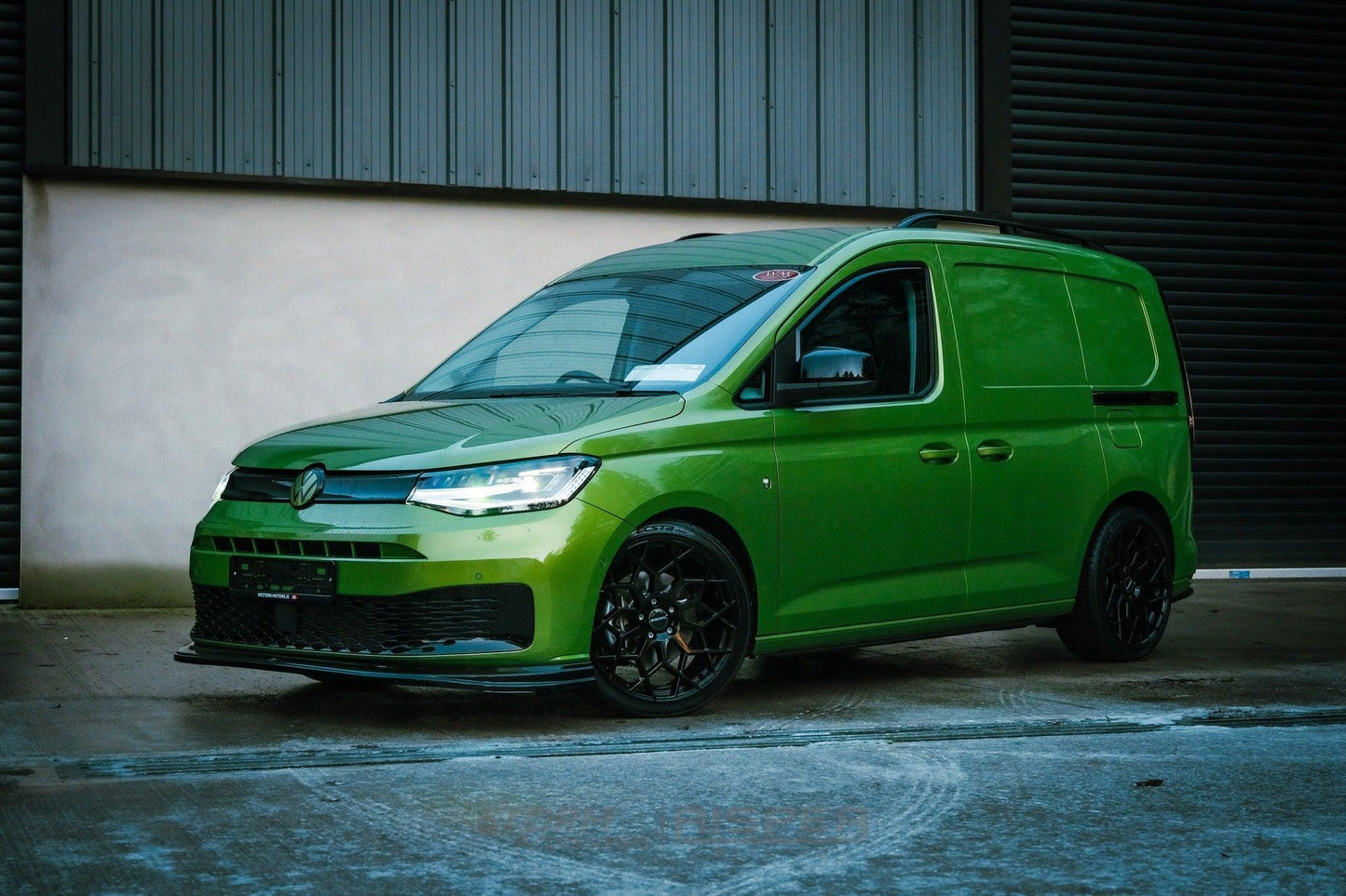 VW Caddy 2021 Onwards - Gloss Black Front Splitter